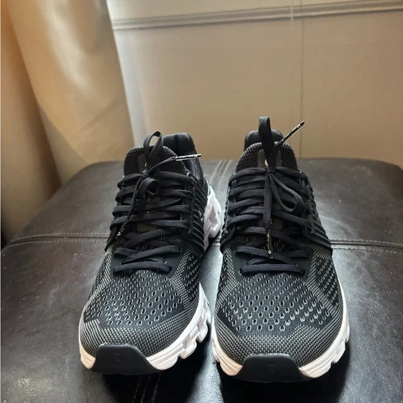 On Helion 6.5 never worn outside - Picture 4 of 4